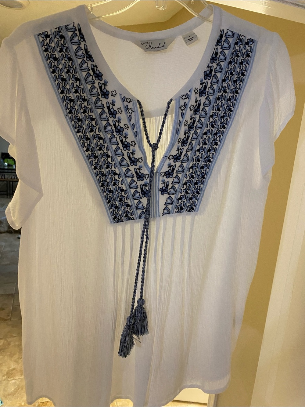 Caffé Marrakesh Women’s White Embroidered V-Neck Tunic with tassels